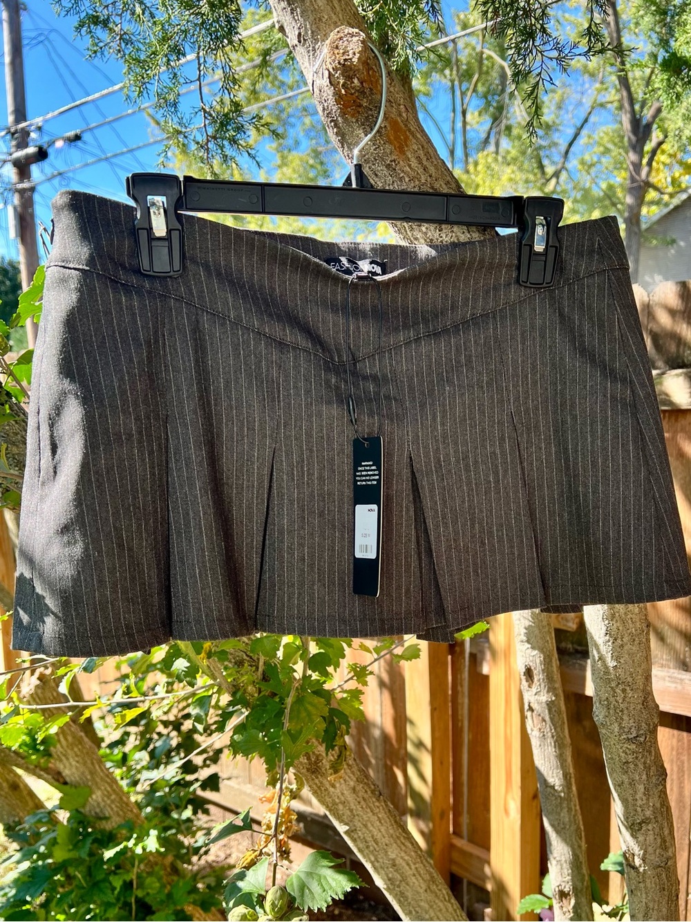 NWT Fashion Nova micro mini skirt M grey pinstripe pleated M skirt Lowrise y2k